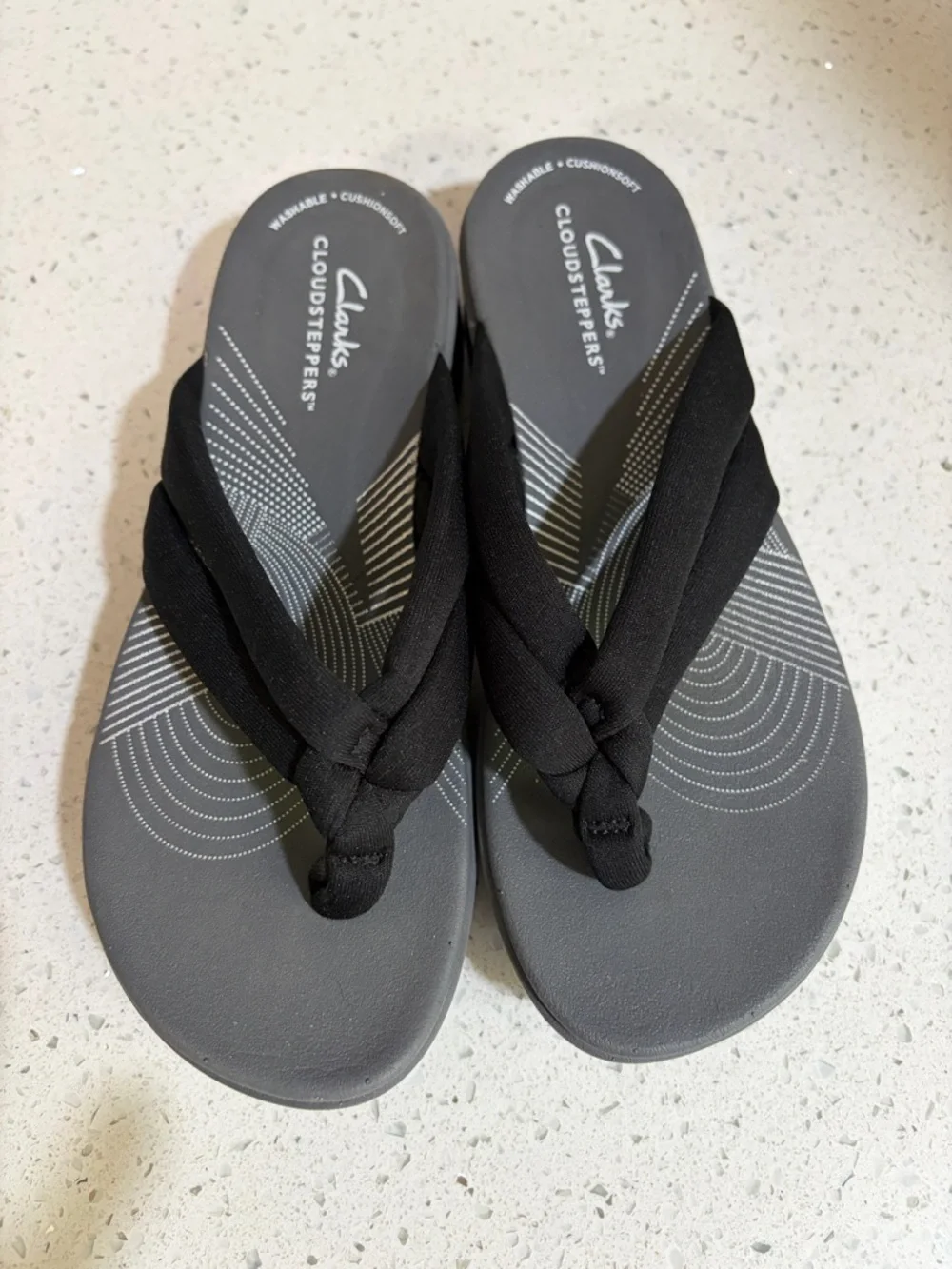 Clark’s Cloudsteppers Arla Kaylie Flip Flop Sandals Black / Grey Size 6